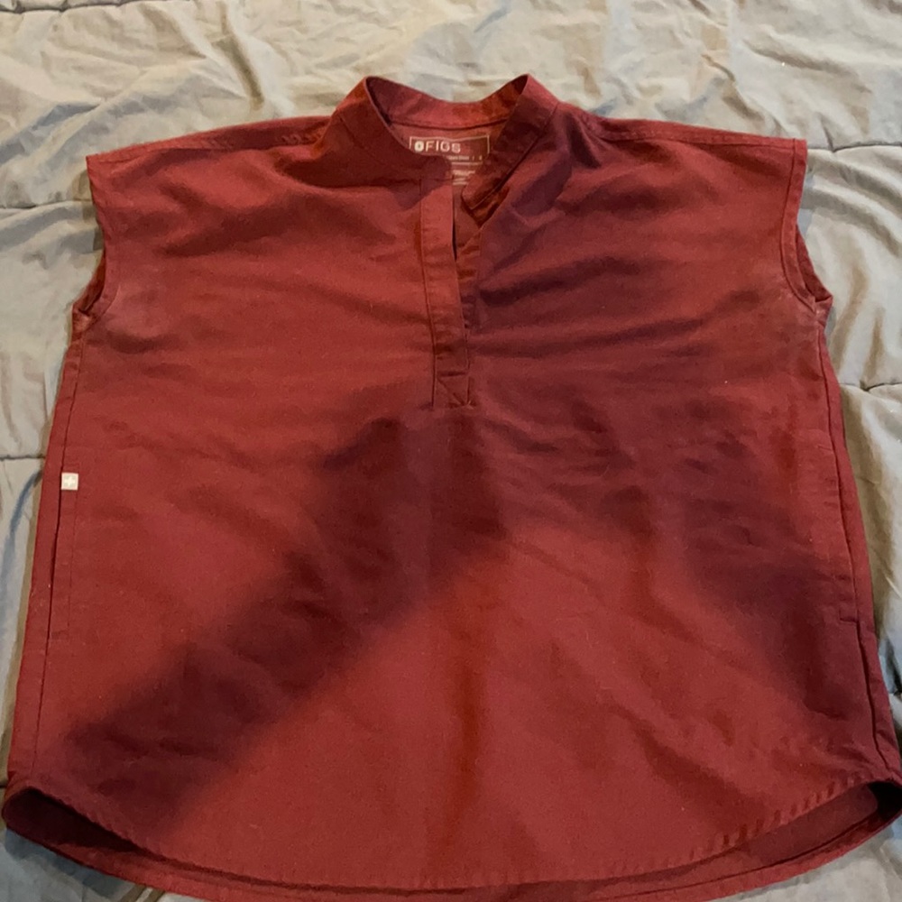 Figs rafaela maroon top